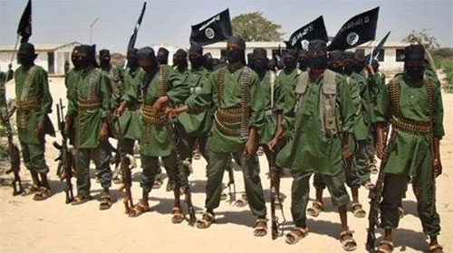 miembros de la organización terrorista Al Shabab Civiles somalíes matan a un líder del grupo terrorista Al Shabab